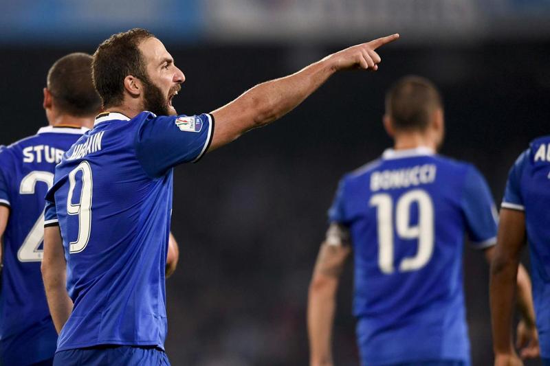 Napoli-Juve 3-2. Bianconeri in finale. Higuain a De Laurentiis: “Colpa tua” Napoli-Juve 3-2. Bianconeri in finale. Higuain a De Laurentiis: “Colpa tua”