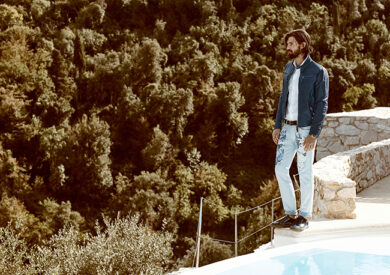 Moda, l’uomo trendy segue la casualità informale e rilassata