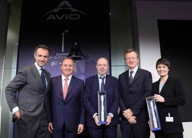 Borsa, debutto stellare per Avio. AstroSamantha taglia il nastro