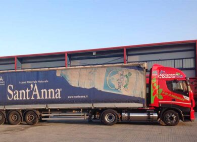Acqua Sant’Anna viaggia su camion ecologici a LNG