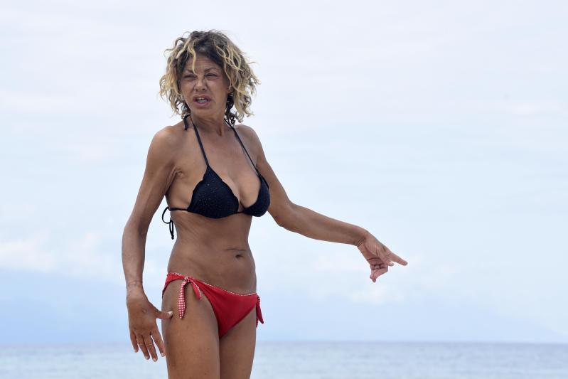 Isola dei Famosi 2017, Eva Grimaldi ruba riso. Nancy e Malena… ISOLA 2017 Isola dei Famosi 2017, Eva Grimaldi ruba riso. Nancy e Malena… ISOLA 2017