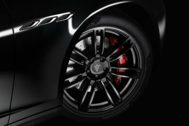 Maserati presenta in edizione limitata la Ghibli “Nerissimo”