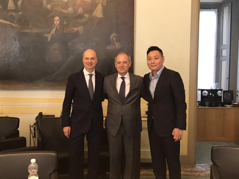 Closing Milan, Li presidente. “Torneremo in cima al mondo”. CLOSING MILAN NEWS Closing Milan, Li presidente. “Torneremo in cima al mondo”. CLOSING MILAN NEWS