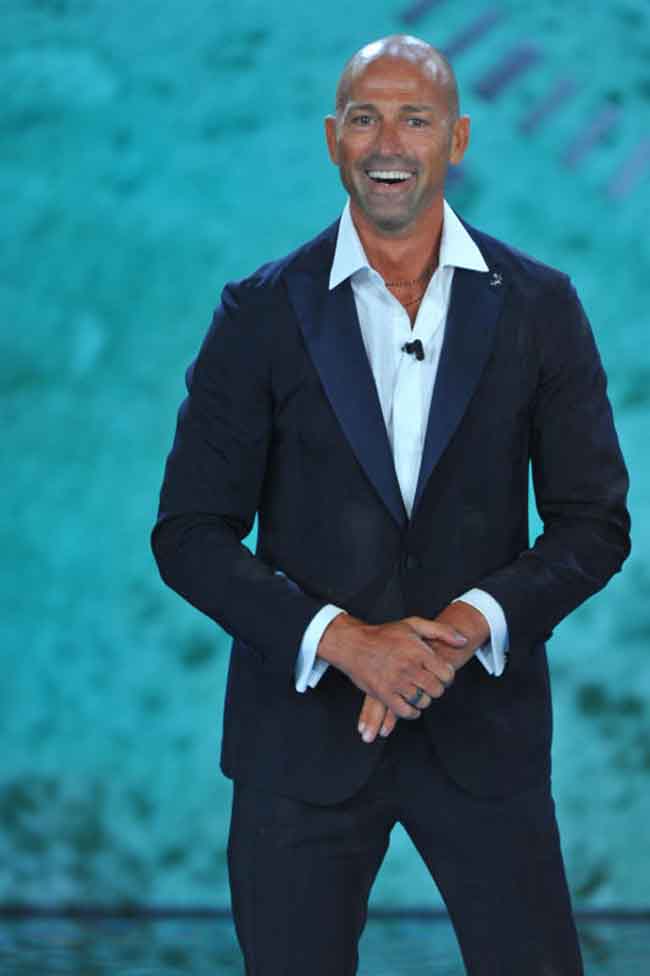 Isola dei Famosi 2017, vince Raz Degan. Con rissa finale. FOTOSTORY Isola dei Famosi 2017, vince Raz Degan. Con rissa finale. FOTOSTORY