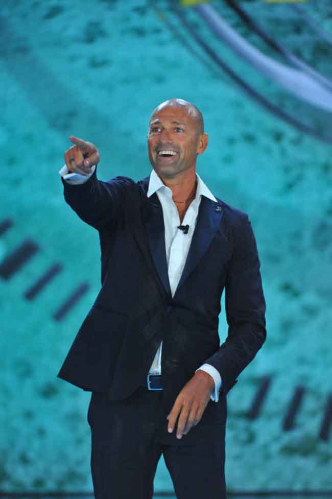Isola dei Famosi 2017, vince Raz Degan. Con rissa finale. FOTOSTORY Isola dei Famosi 2017, vince Raz Degan. Con rissa finale. FOTOSTORY