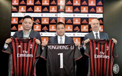 Milan, festa Yonghong Li negli spogliatoi dopo il 2-2 con l’Inter. E Zapata…