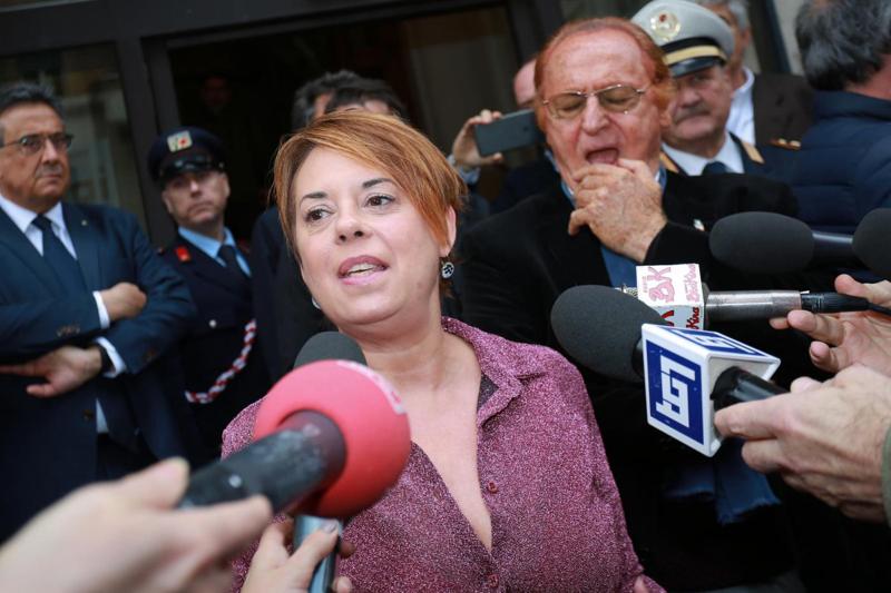 Addio a Gianni Boncompagni. Carrà. “Mi porto dentro l’uomo”. Ambra lacrime