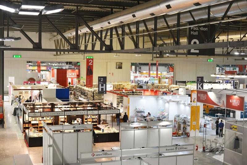 Milano pronta per ‘Tempo di libri’. L’anteprima degli allestimenti. GALLERY Milano pronta per ‘Tempo di libri’. L’anteprima degli allestimenti. GALLERY