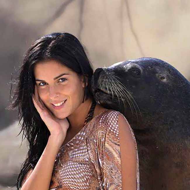 Gessica Notaro, la miss sfregiata con l’acido, mostra il suo volto in tv. Foto