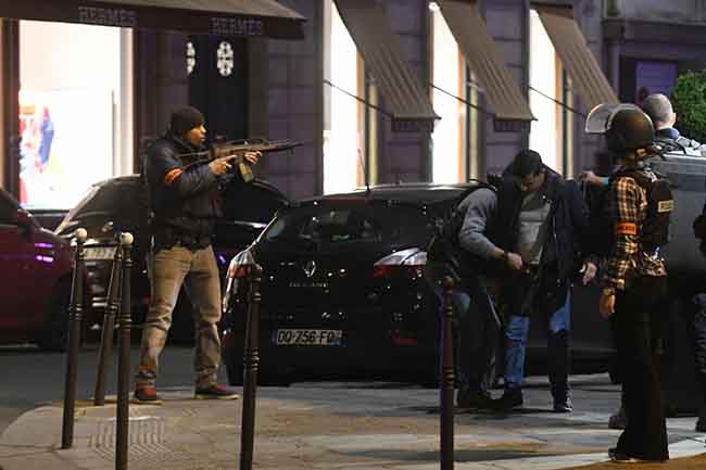 Attentato Parigi, il killer fermato a febbraio. Ecco chi è l’agente ucciso Attentato Parigi, il killer fermato a febbraio. Ecco chi è l’agente ucciso