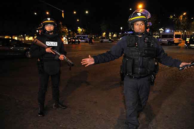 Attentato Parigi, il killer fermato a febbraio. Ecco chi è l’agente ucciso Attentato Parigi, il killer fermato a febbraio. Ecco chi è l’agente ucciso