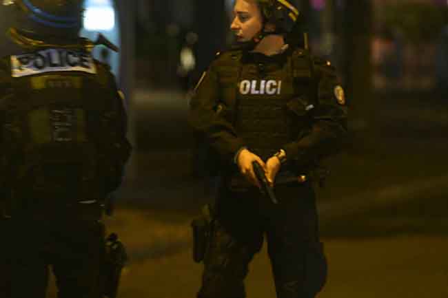 Attentato Parigi, il killer fermato a febbraio. Ecco chi è l’agente ucciso Attentato Parigi, il killer fermato a febbraio. Ecco chi è l’agente ucciso