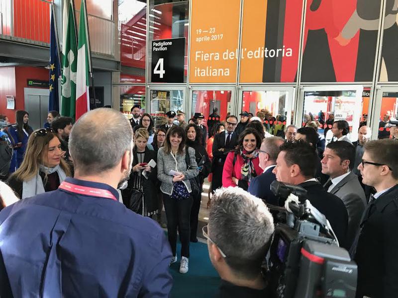 Tempo di Libri, fiera promossa ‘con riserva’: critiche a date e orari Tempo di Libri, fiera promossa ‘con riserva’: critiche a date e orari