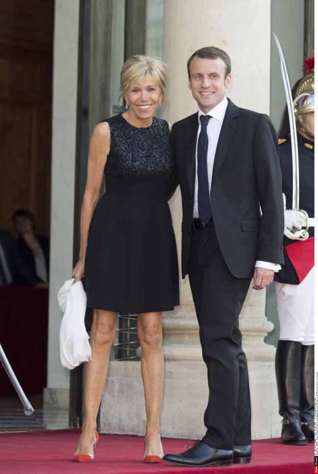 Brigitte Macron, 64 anni, taglia 38. Macron e la moglie, sua ex-prof. Video Brigitte Macron, 64 anni, taglia 38. Macron e la moglie, sua ex-prof. Video