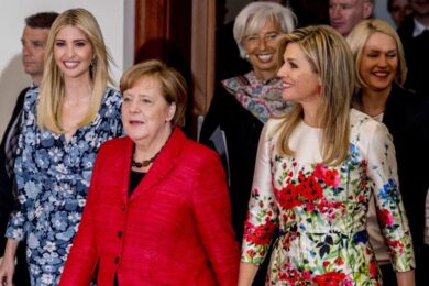 Ivanka Trump avvicina Donald alla Merkel. Ma le donne del G20 la fischiano