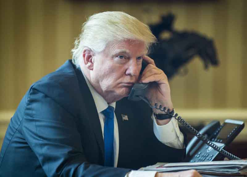 Tasse, The Donald gioca il jolly. Ma rinvia il muro con il Messico Tasse, The Donald gioca il jolly. Ma rinvia il muro con il Messico
