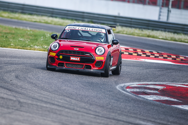 Mini Challenge: si scaldano i motori per la stagione 2017 Mini Challenge: si scaldano i motori per la stagione 2017