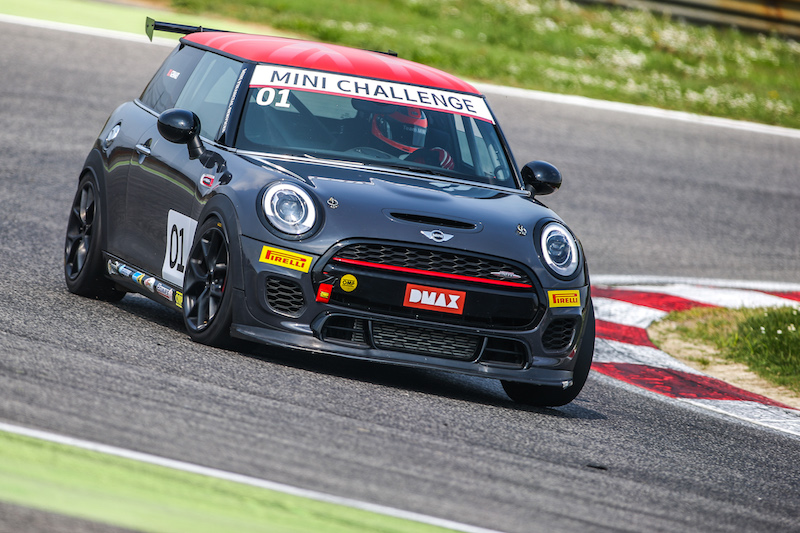 Mini Challenge: si scaldano i motori per la stagione 2017 Mini Challenge: si scaldano i motori per la stagione 2017