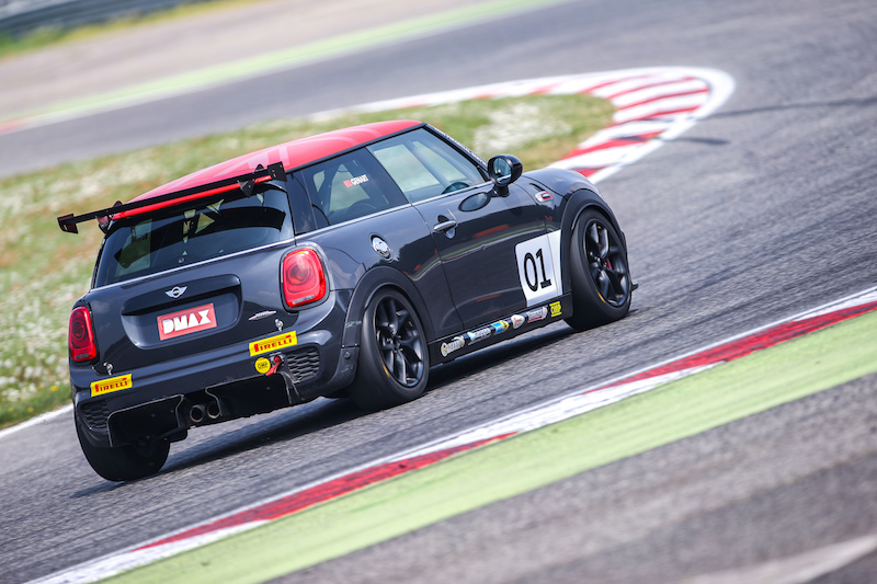 Mini Challenge: si scaldano i motori per la stagione 2017 Mini Challenge: si scaldano i motori per la stagione 2017
