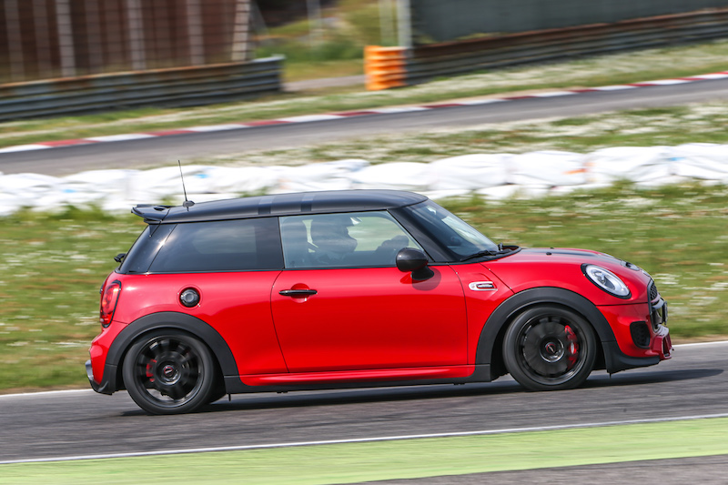 Mini Challenge: si scaldano i motori per la stagione 2017 Mini Challenge: si scaldano i motori per la stagione 2017