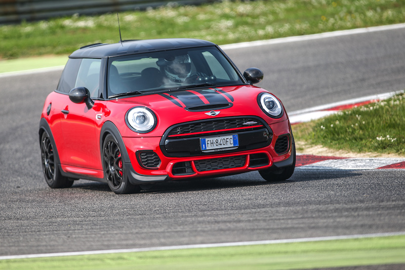 Mini Challenge: si scaldano i motori per la stagione 2017 Mini Challenge: si scaldano i motori per la stagione 2017