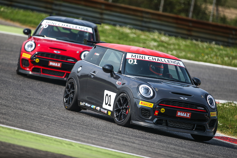 Mini Challenge: si scaldano i motori per la stagione 2017 Mini Challenge: si scaldano i motori per la stagione 2017