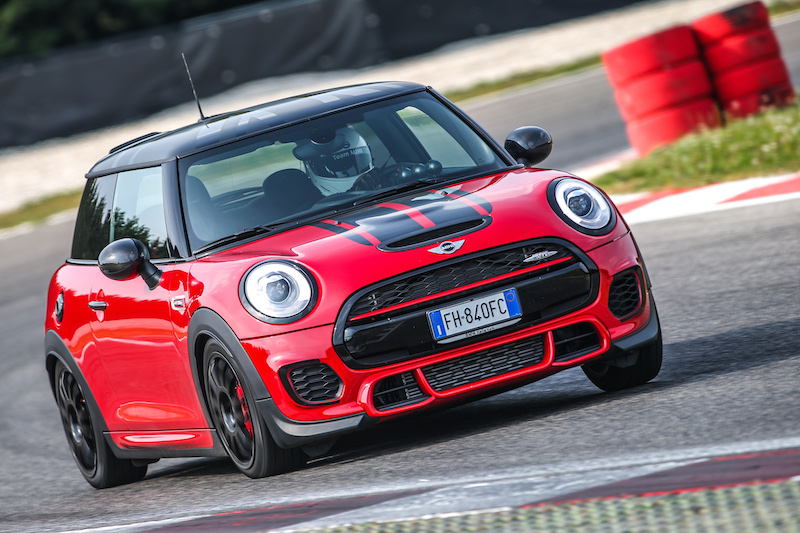 Mini Challenge: si scaldano i motori per la stagione 2017 Mini Challenge: si scaldano i motori per la stagione 2017