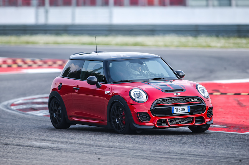 Mini Challenge: si scaldano i motori per la stagione 2017 Mini Challenge: si scaldano i motori per la stagione 2017