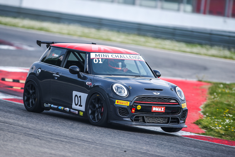 Mini Challenge: si scaldano i motori per la stagione 2017 Mini Challenge: si scaldano i motori per la stagione 2017