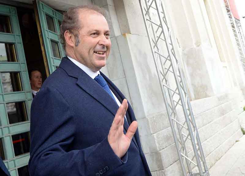 Galleria foto 'Francia, Donnet (Generali): Le Pen avrebbe vinto se non fosse anti-euro' - foto 1