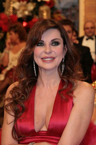 Alba Parietti: “La Lucarelli vuole la mia testa? Le hanno dato un mitra” Alba Parietti: “La Lucarelli vuole la mia testa? Le hanno dato un mitra”
