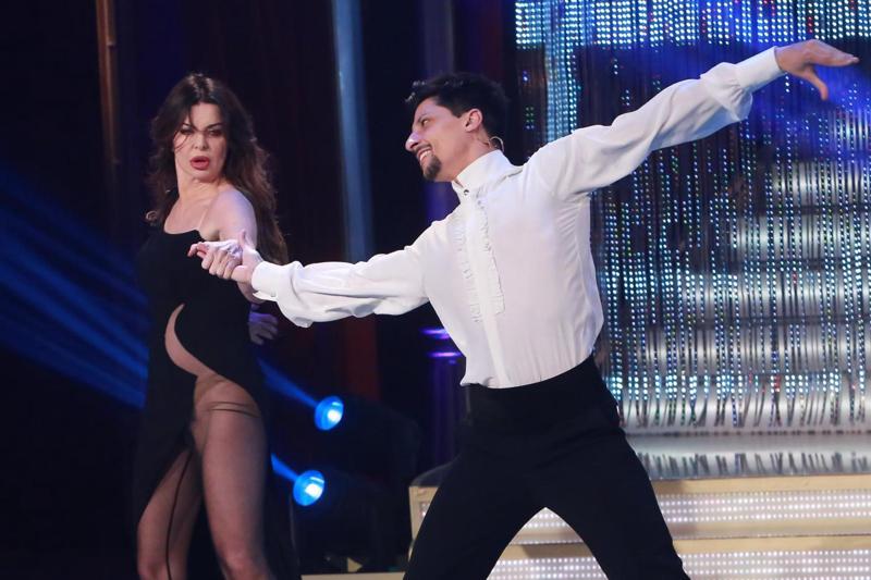 Alba Parietti: “La Lucarelli vuole la mia testa? Le hanno dato un mitra” Alba Parietti: “La Lucarelli vuole la mia testa? Le hanno dato un mitra”