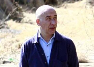 Romeo si ferisce in carcere: si schiaccia il dito nel cancello della cella