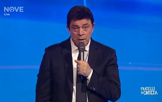 Fratelli di Crozza, Renzi: “Domenica alle Primarie sarà una farsa, vinco io.” Fratelli di Crozza, Renzi: “Domenica alle Primarie sarà una farsa, vinco io.”