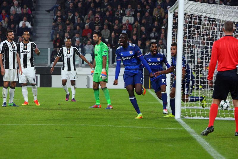 Tolisso e Gonalons: no al Napoli per paura. Spaventati da Gomorra Tolisso e Gonalons: no al Napoli per paura. Spaventati da Gomorra