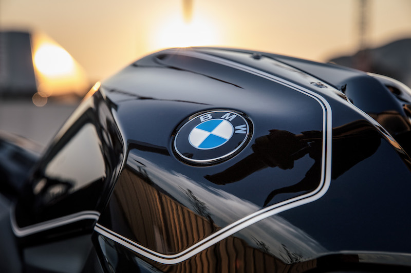 BMW R 1200 R Black Edition  solo per i motociclisti italiani