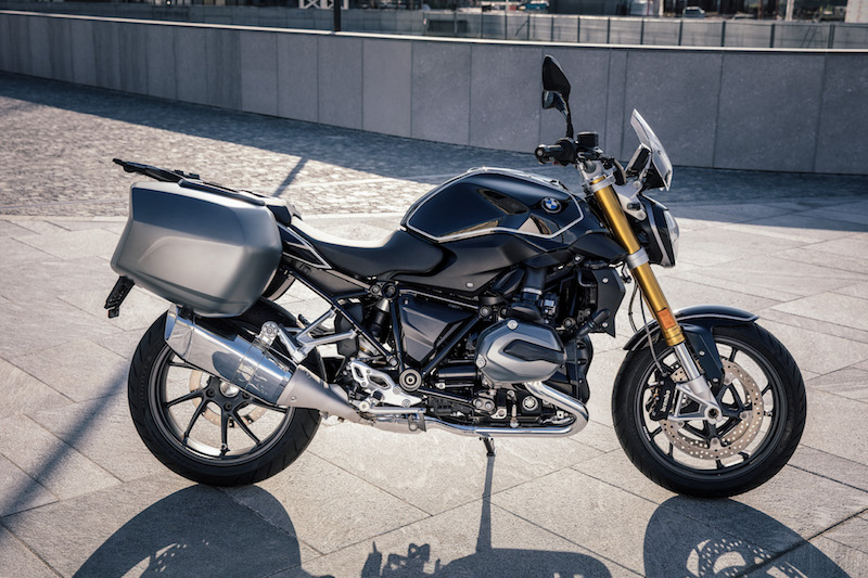 BMW R 1200 R Black Edition  solo per i motociclisti italiani