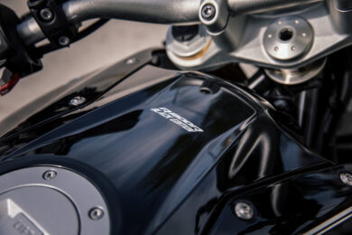 BMW R 1200 R Black Edition  solo per i motociclisti italiani