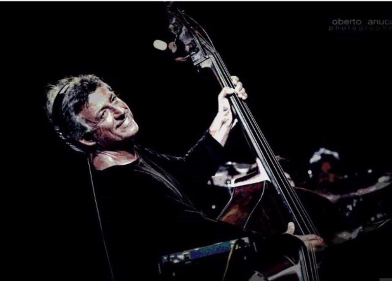 Morto Zurzolo, storico contrabassista di Pino Daniele Morto Zurzolo, storico contrabassista di Pino Daniele