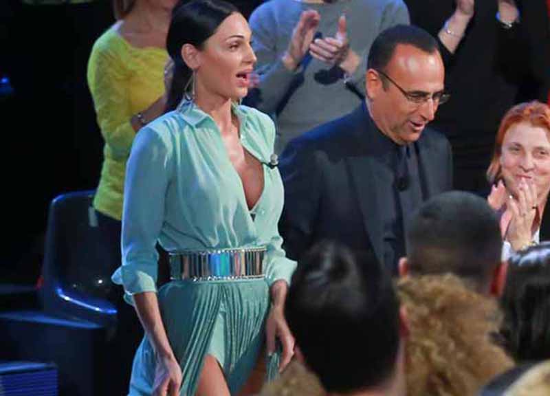 Anna Tatangelo: “Macchè chirurgo plastico, ecco la verità” Anna Tatangelo: “Macchè chirurgo plastico, ecco la verità”