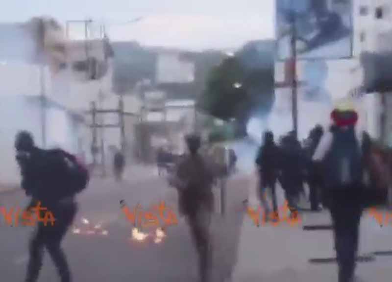 Venezuela, Papa Francesco bacchettato dal leader dell’opposizione Capriles Venezuela, Papa Francesco bacchettato dal leader dell’opposizione Capriles