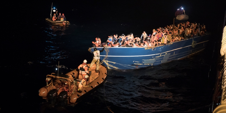 Ong e scafisti, Medici Senza Frontiere: “Nessun legame. Frontex? Ha fallito” Ong e scafisti, Medici Senza Frontiere: “Nessun legame. Frontex? Ha fallito”