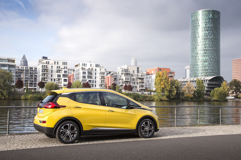 Opel Ampera -e : viaggio garantito per 520 km in modalità elettrica Opel Ampera -e : viaggio garantito per 520 km in modalità elettrica