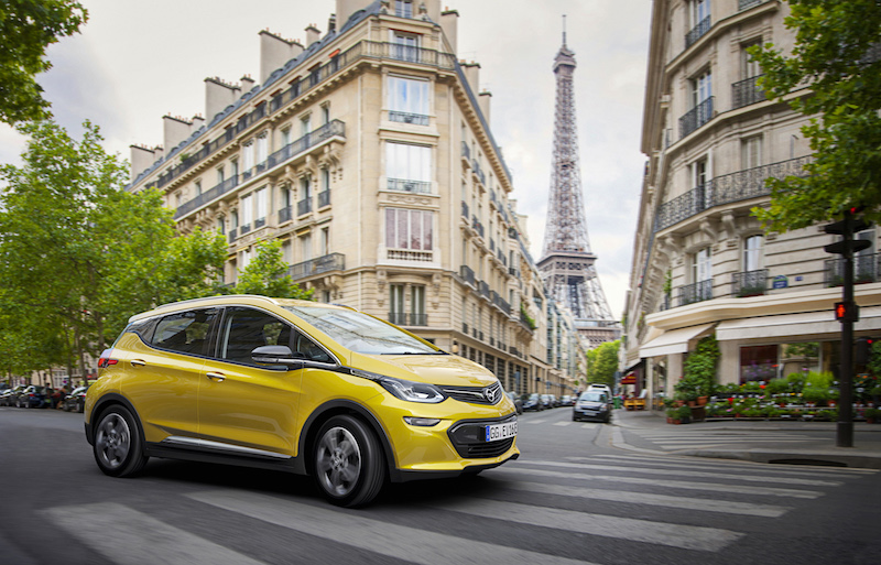 Opel Ampera -e : viaggio garantito per 520 km in modalità elettrica Opel Ampera -e : viaggio garantito per 520 km in modalità elettrica