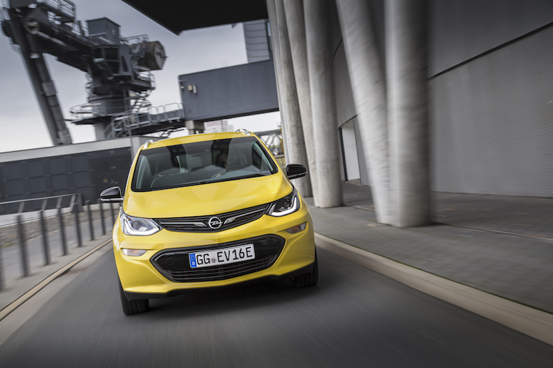 Opel Ampera -e : viaggio garantito per 520 km in modalità elettrica Opel Ampera -e : viaggio garantito per 520 km in modalità elettrica