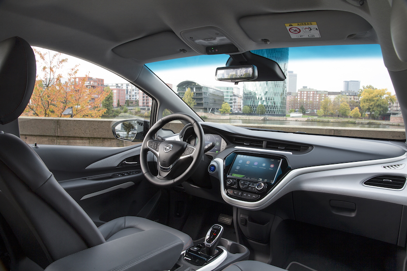 Opel Ampera -e : viaggio garantito per 520 km in modalità elettrica Opel Ampera -e : viaggio garantito per 520 km in modalità elettrica