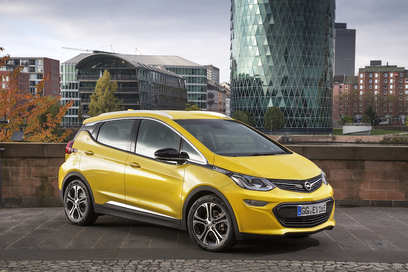 Opel Ampera -e : viaggio garantito per 520 km in modalità elettrica Opel Ampera -e : viaggio garantito per 520 km in modalità elettrica