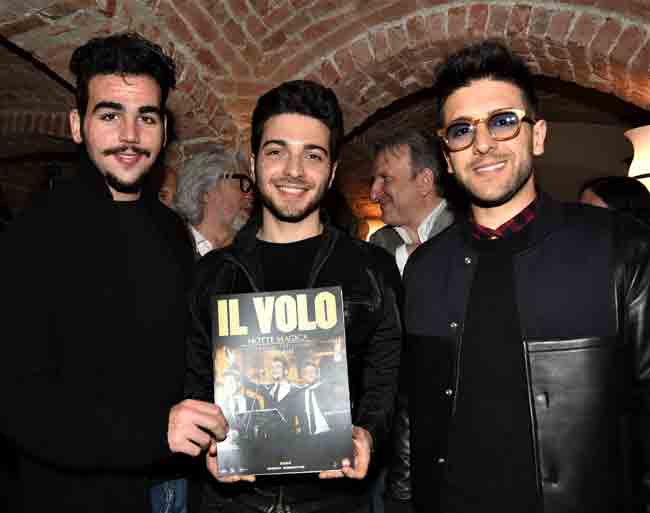 Il volo e lo spettacolo “Notte magica”