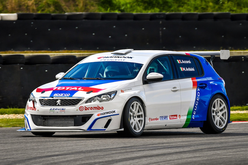 Peugeot 308 Racing Cup: scende in pista  con Stefano Accorsi