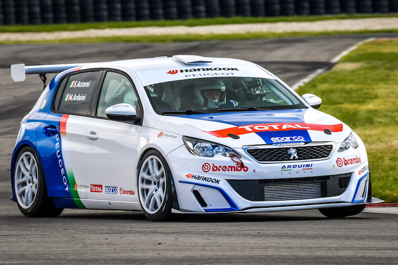 Peugeot 308 Racing Cup: scende in pista  con Stefano Accorsi